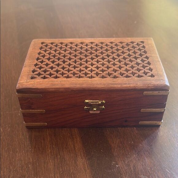 Elegant Vintage Wooden keepsake Trinket Jewlery Box - Picture 1 of 9